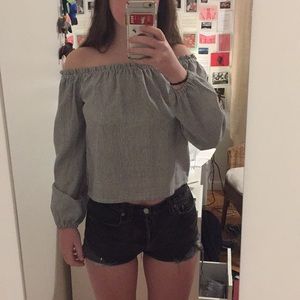 Off-the-shoulder longsleeve top